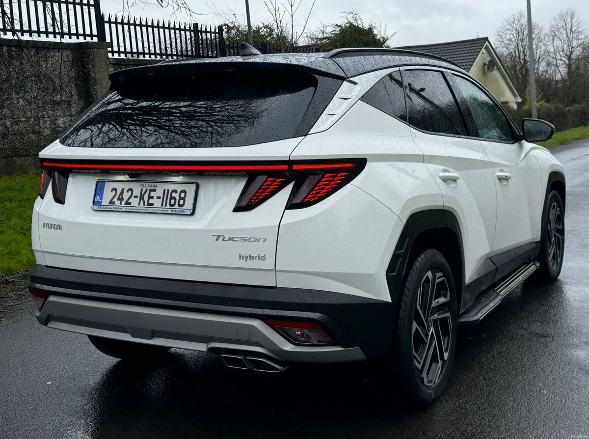 Tucson Executive PLUS  2 Tone - Petrol Hybrid 2024 - Image 4