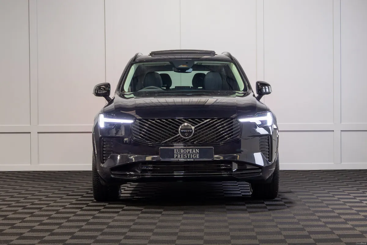 2025 Volvo XC90 T8 Plus Dark Theme 7 Seater - Image 2
