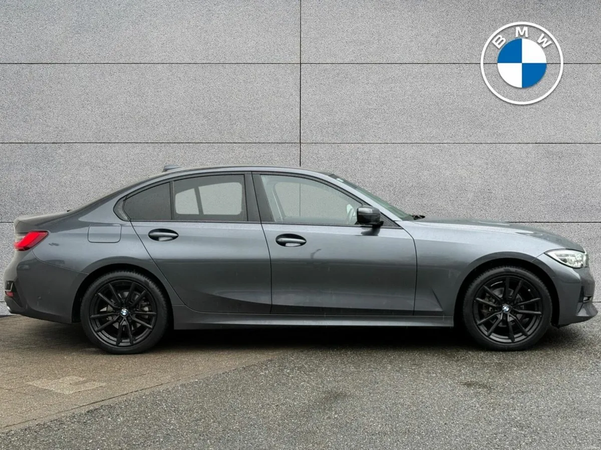 BMW 3-Series 318d Sport Saloon - Image 3