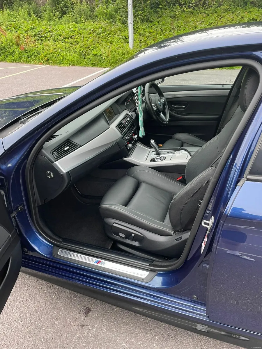 BMW 5-Series 2016 - Image 2