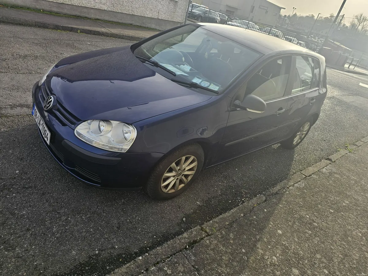 2008 Volkswagen Golf - Image 1