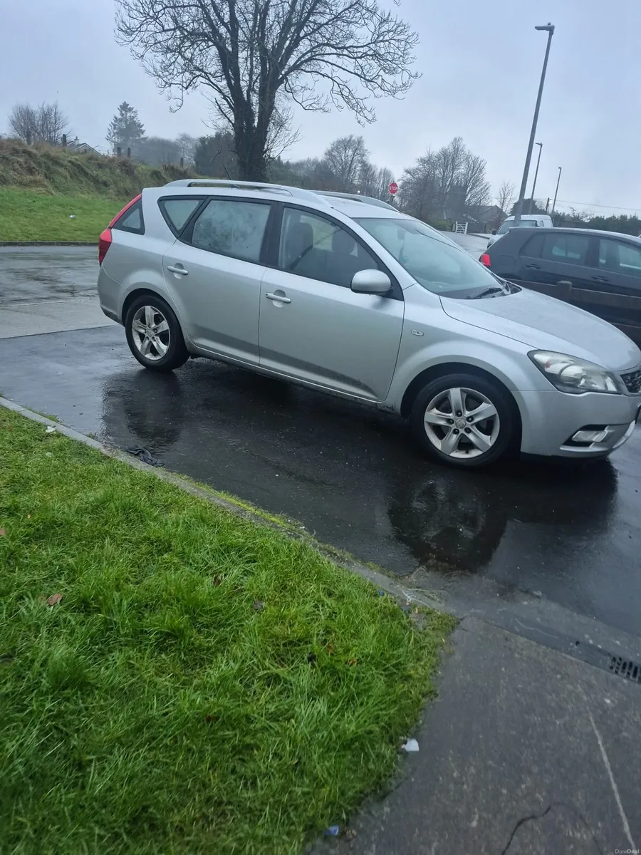 Kia Ceed 2012 - Image 2