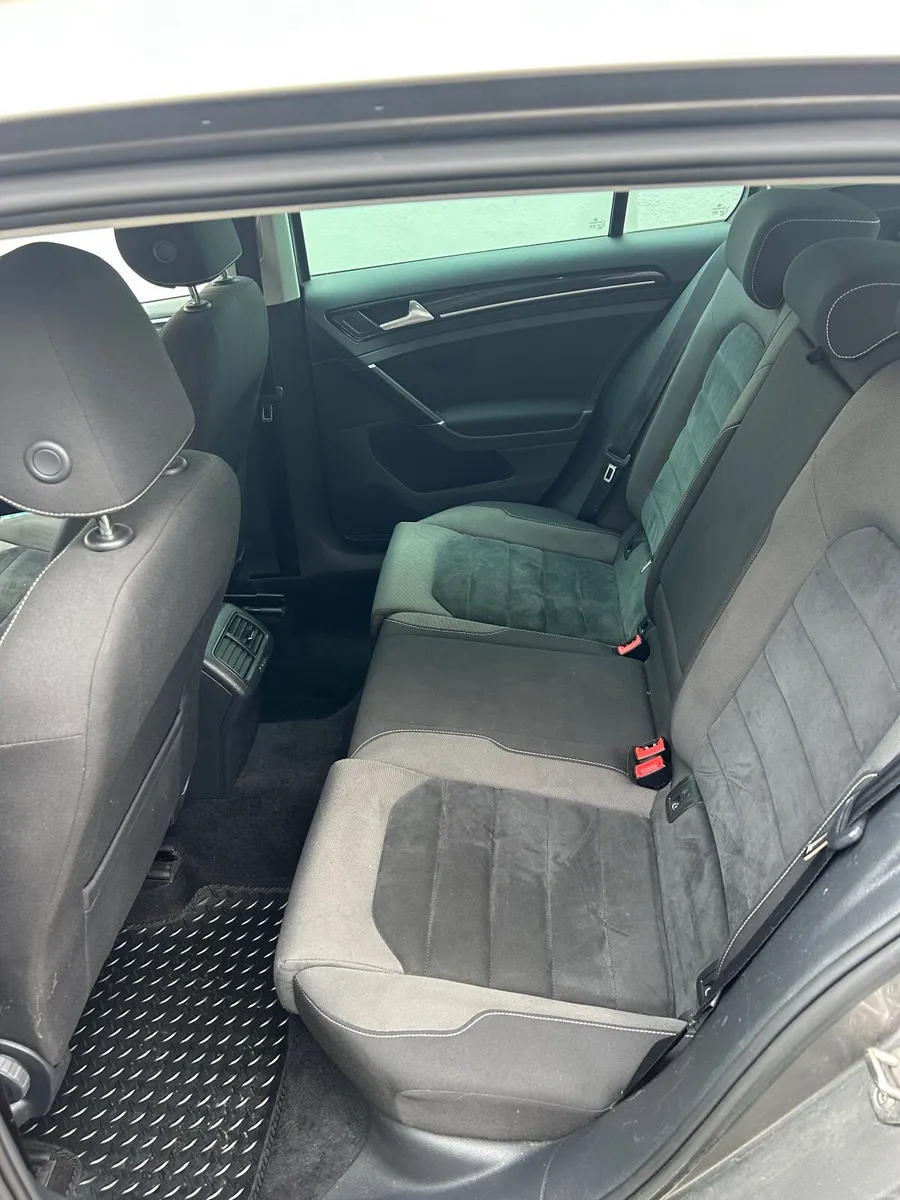 Volkswagen Golf 2014 - Image 2