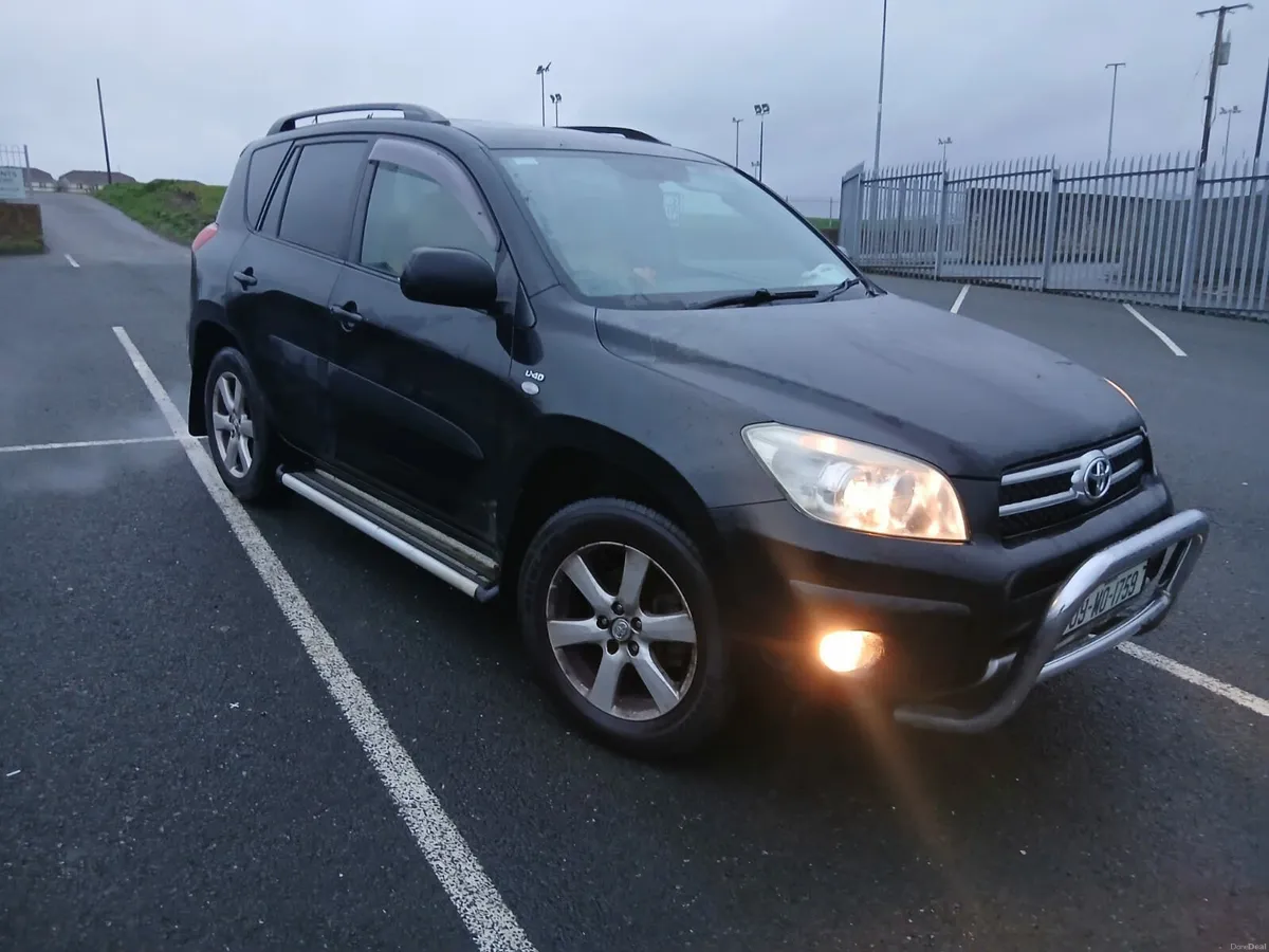 Toyota rav4 4x4 - Image 1