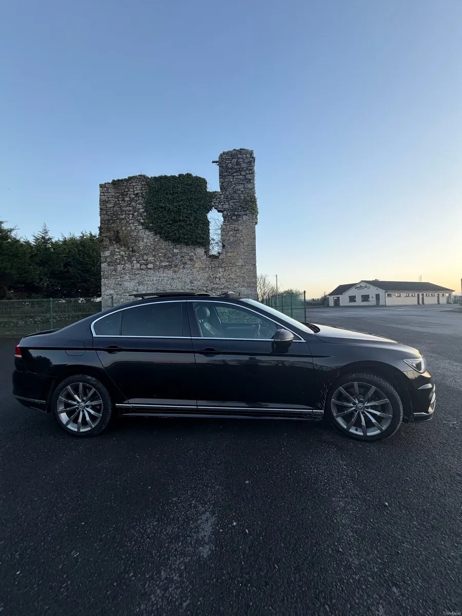 Volkswagen Passat R-Line 2.0 TDI - Image 1
