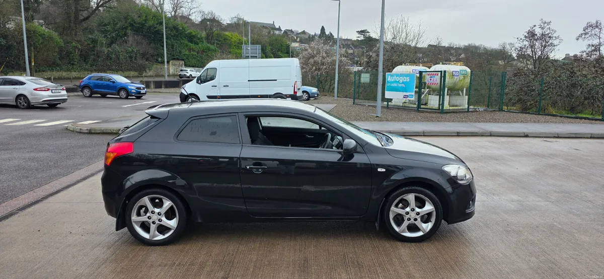 Kia Ceed NEW NCT 07.26 LOW MILES - Image 4