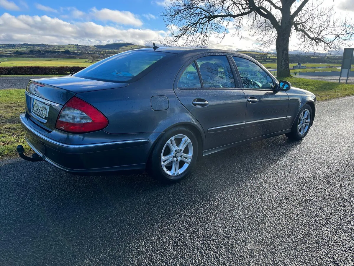 Mercedes-Benz E-Class 2009 Trade sale - Image 3