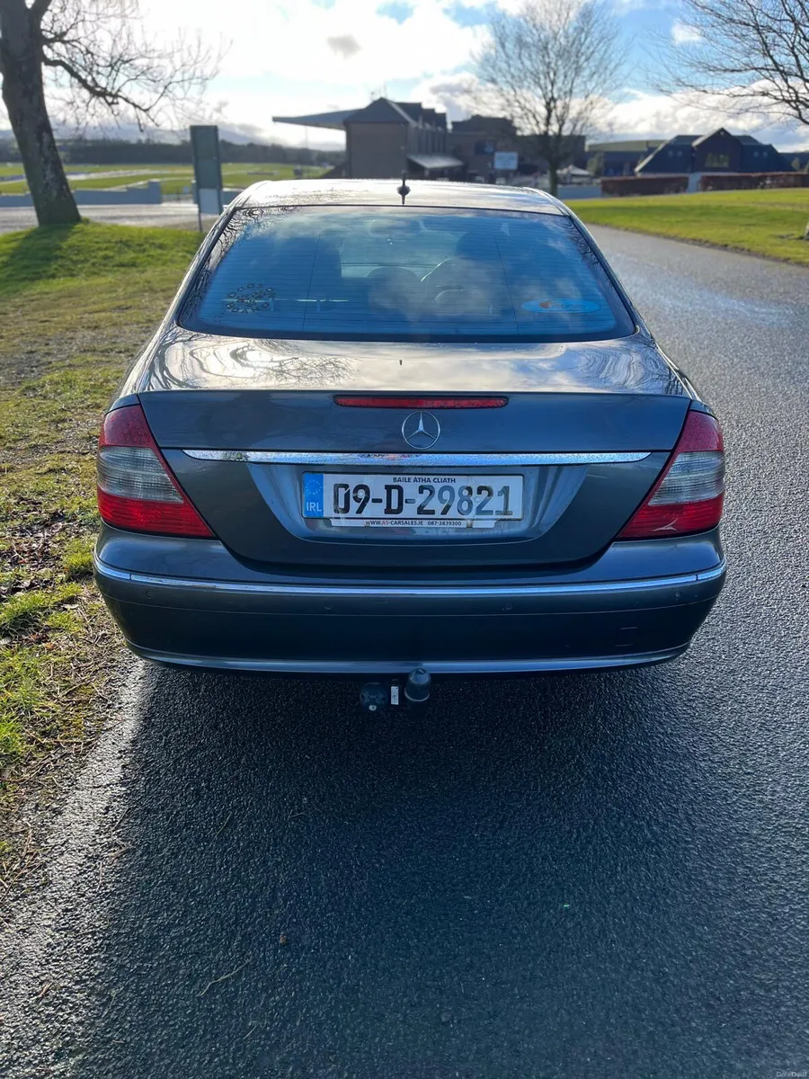 Mercedes-Benz E-Class 2009 Trade sale - Image 4