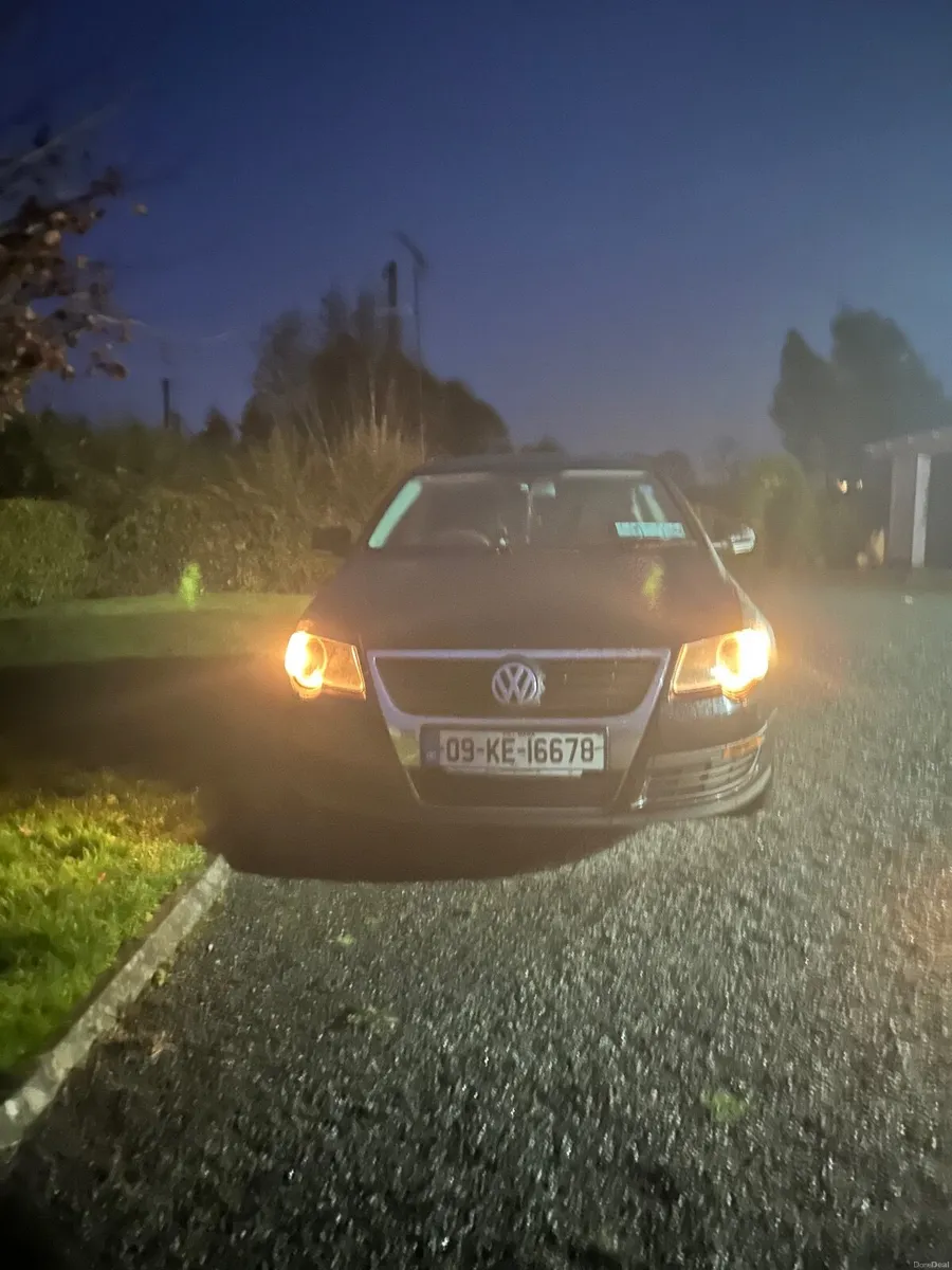 Volkswagen Passat 2009 - Image 3