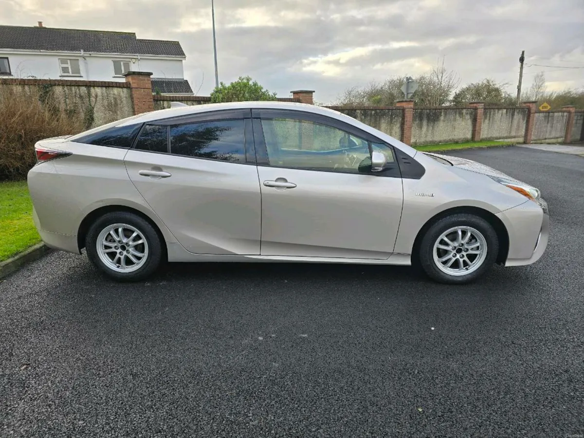 Toyota Prius - Image 3