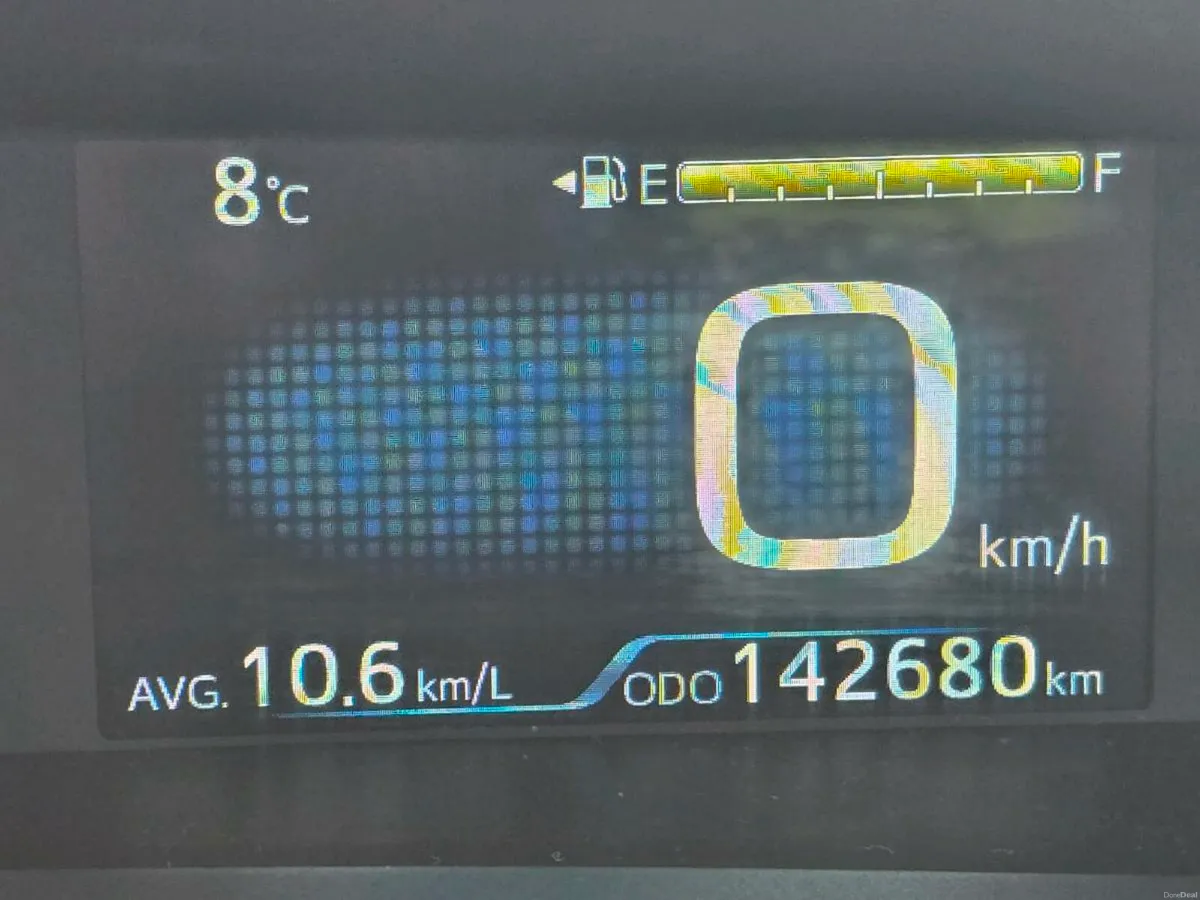 Toyota Prius - Image 4