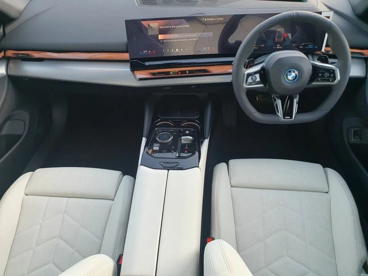 BMW 5-Series 530e M Sport Saloon - Image 4