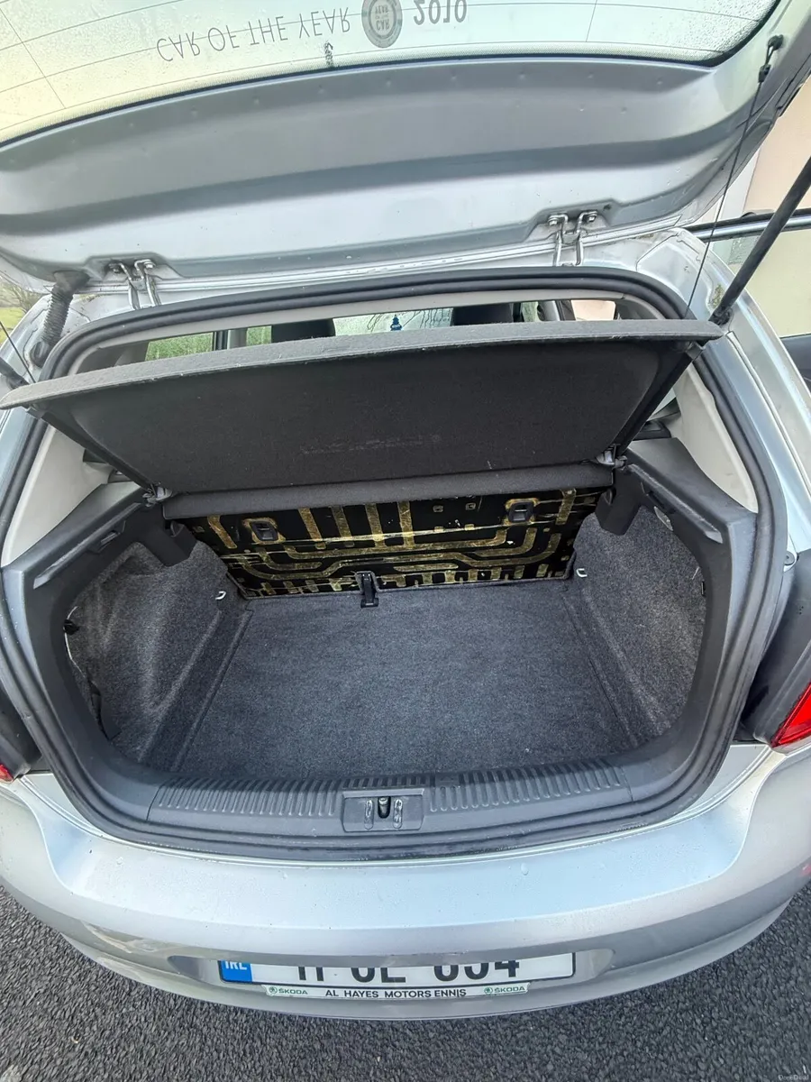 Volkswagen Polo 2011 - Image 2