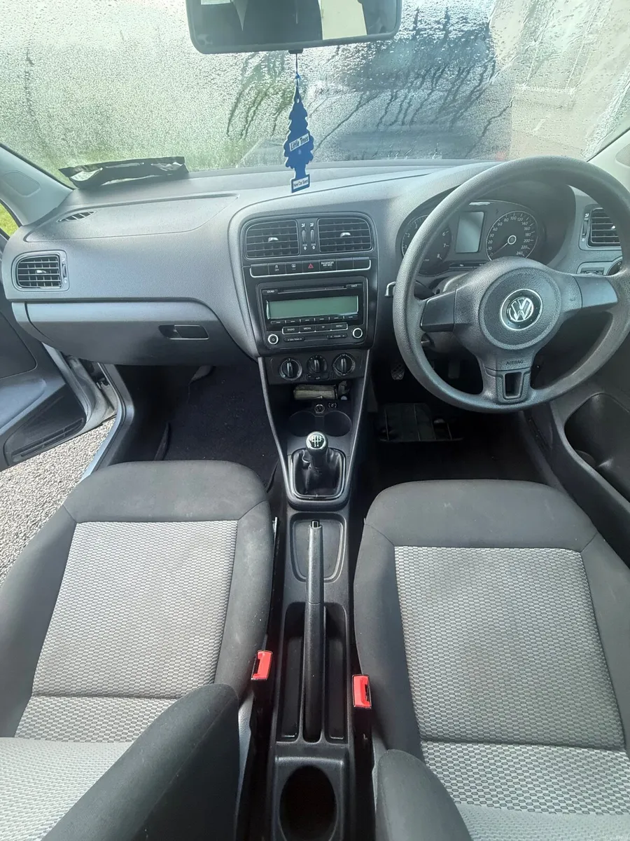 Volkswagen Polo 2011 - Image 4