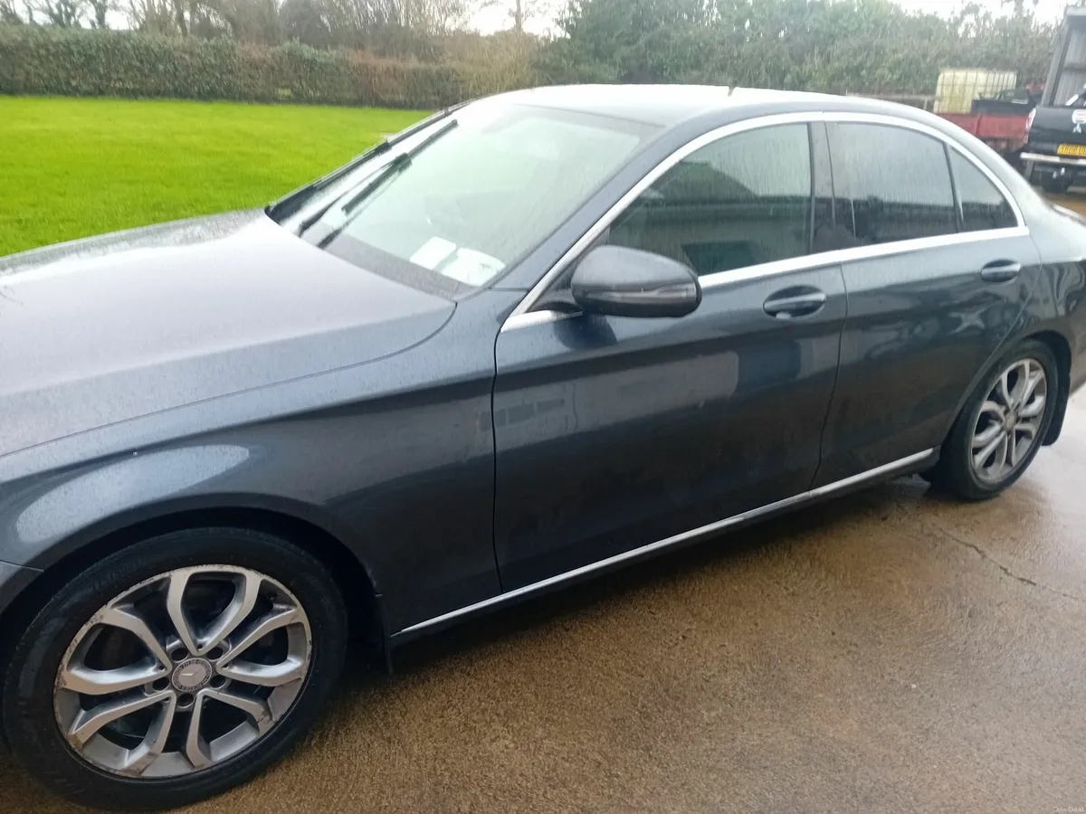 Mercedes-Benz C-Class 2017 - Image 4