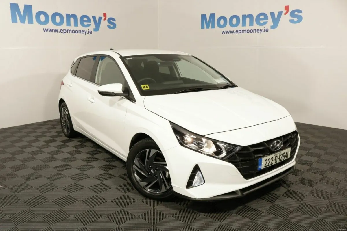 Hyundai i20 DELUXE PLUS 1.2L PETROL HATCHBACK - Image 1