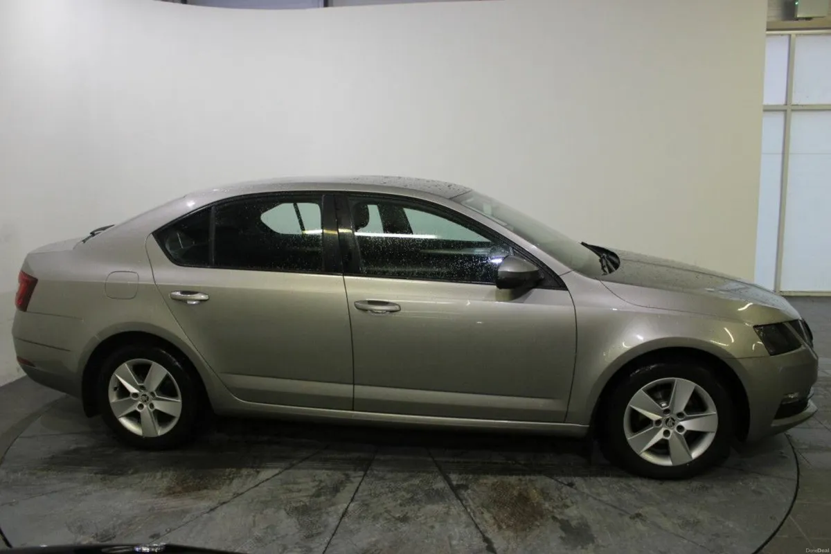 Skoda Octavia AMBITION 1.6TDI 115HP - Image 3
