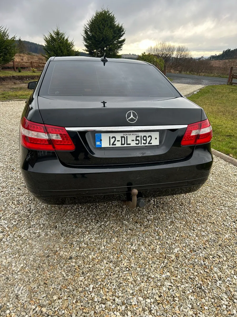 2012 Mercedes CDI E220 Blue Efficiency - Image 4