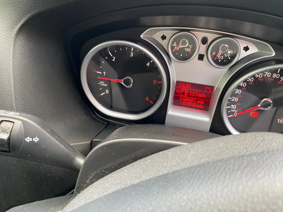 Ford Focus 2010 - Image 3