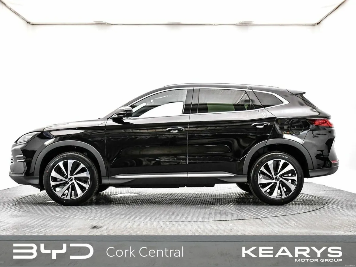 BYD SEAL U DM-i BOOST FWD DEMO MODEL - Image 4