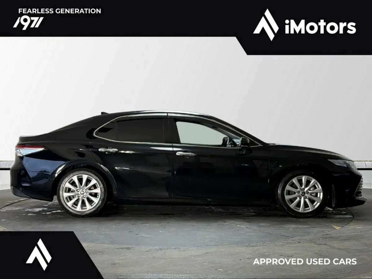 Toyota Camry HYBRID AUTOMATIC - Image 2
