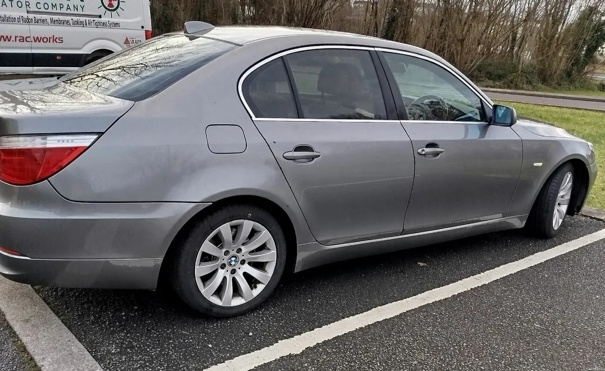 BMW 5-Series 2008 - Image 2