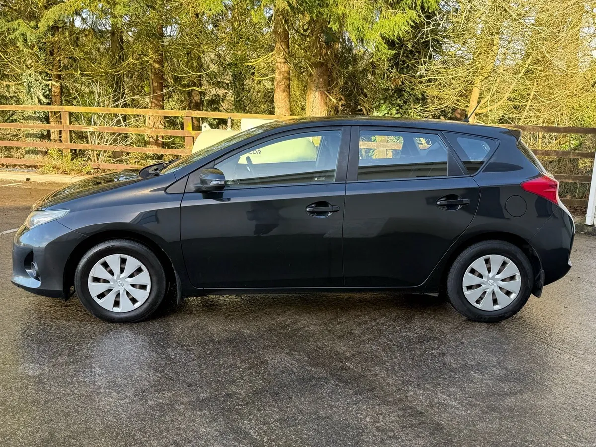 2014 Toyota Auris Petrol NCT 10/26 - Image 3