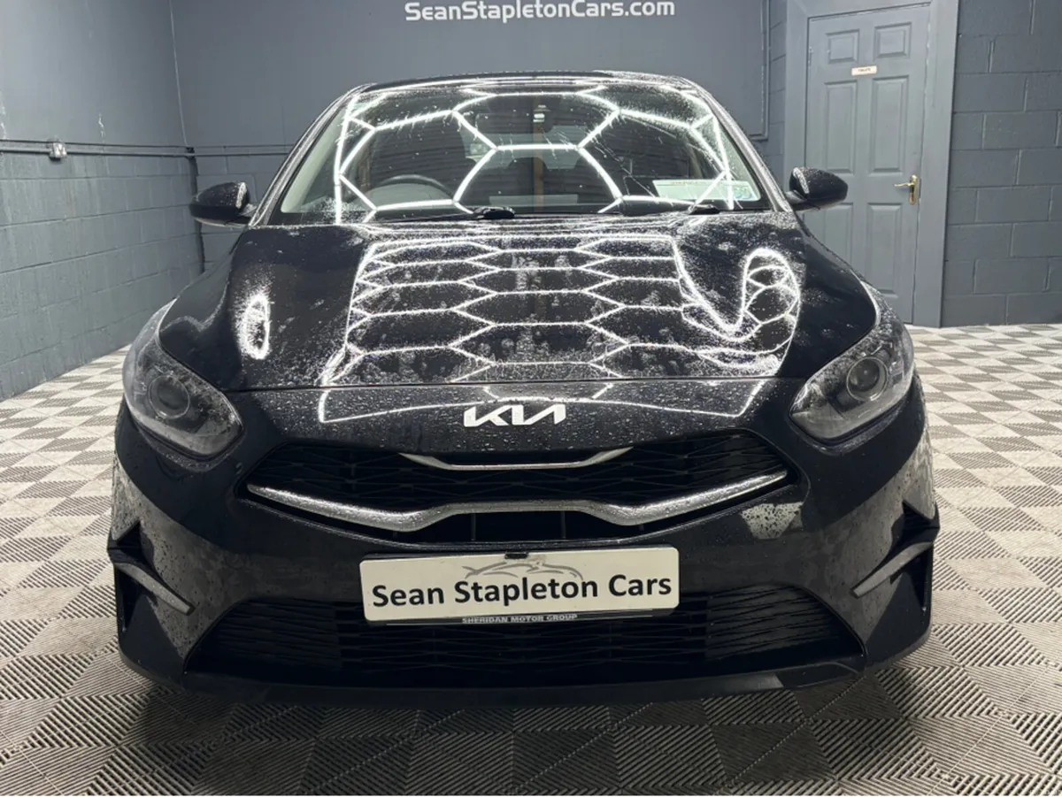 Kia Ceed 1.6 D MHEV K2 MY23 5DR - Image 4