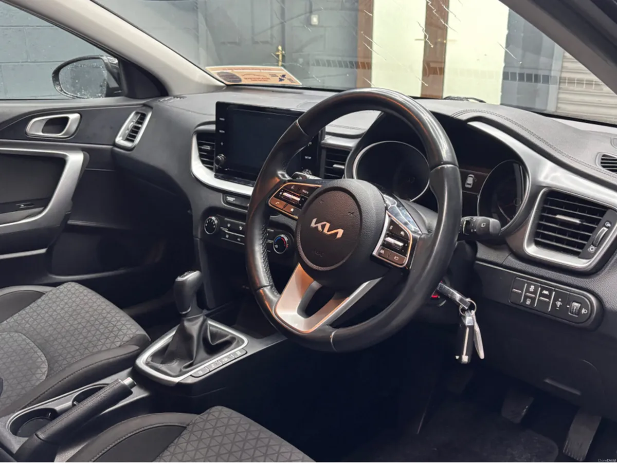 Kia Ceed 1.6 D MHEV K2 MY23 5DR - Image 2