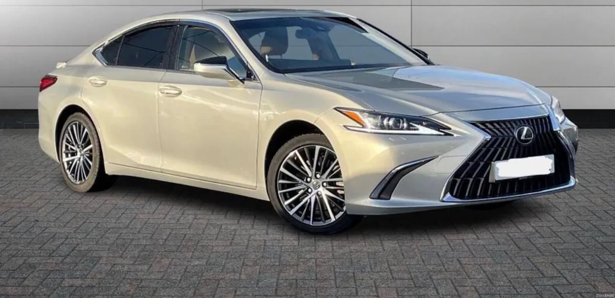 241 Lexus ES - Image 1