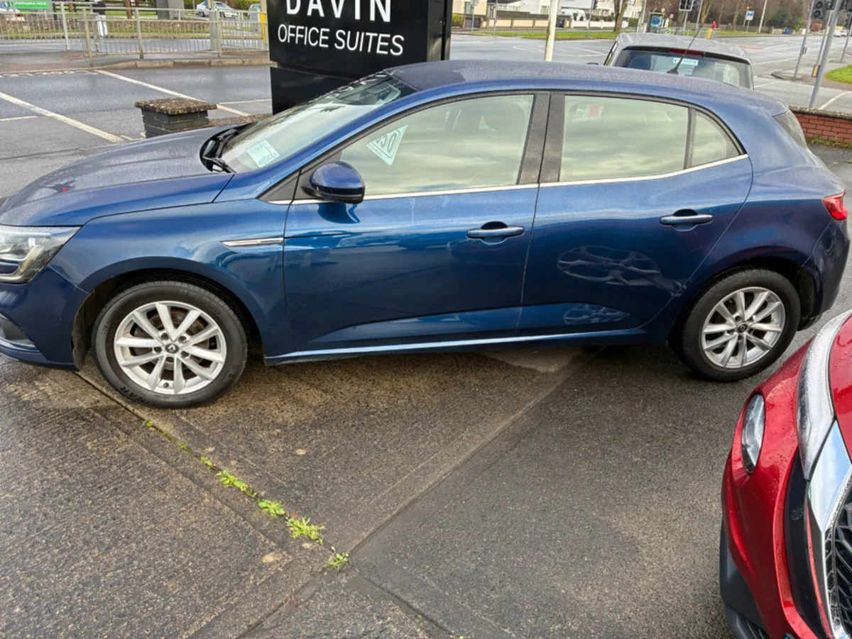 Renault Megane DYNAMIQUE NAV DCI 110 4DR - Image 3