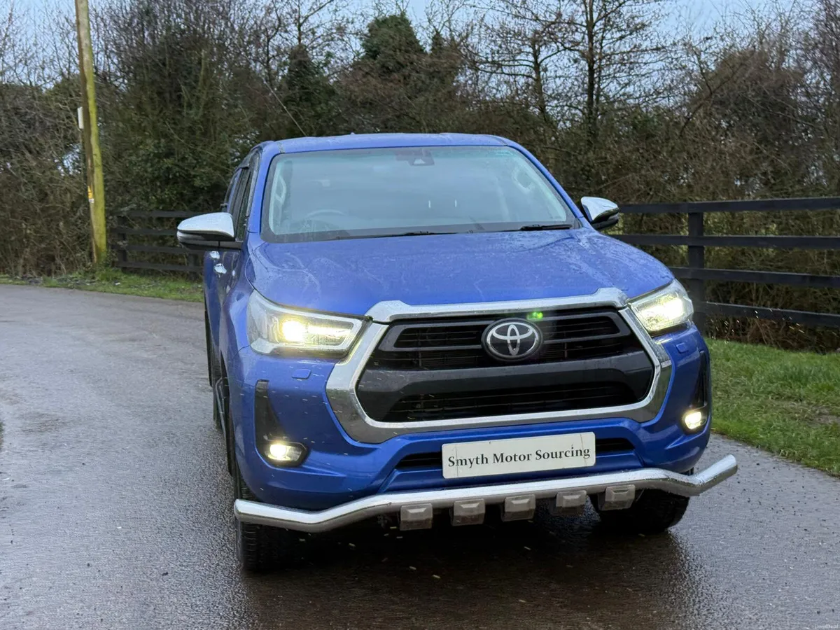 231 Toyota Hilux Invincible Auto****** - Image 3