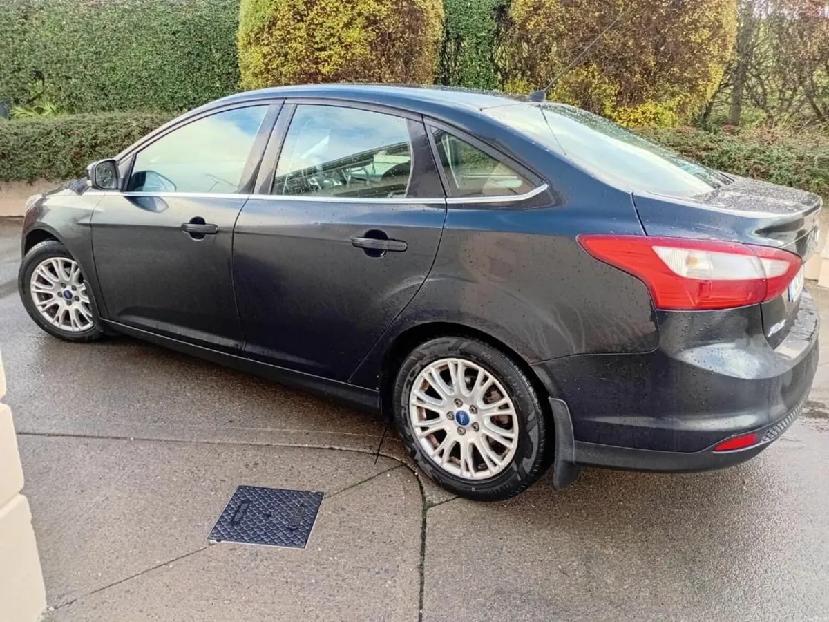 Ford Focus 2012 - Image 2