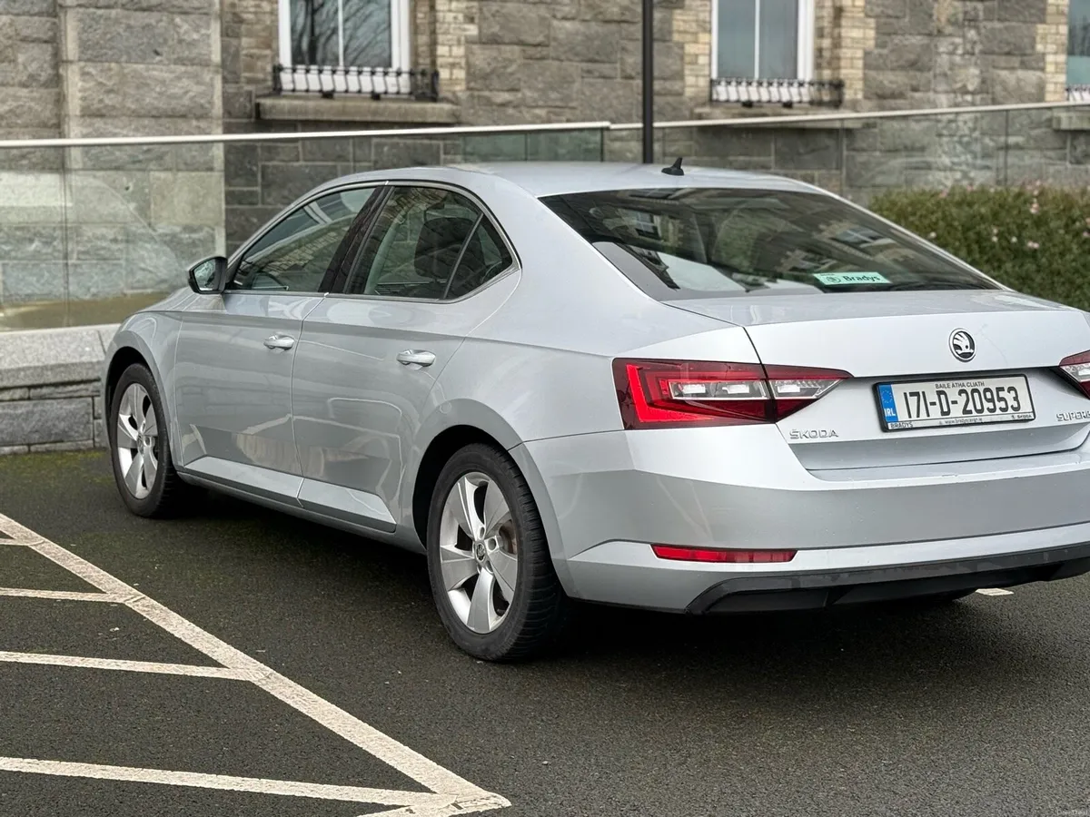 2017 Skoda superb 2.0 diesel - Image 4
