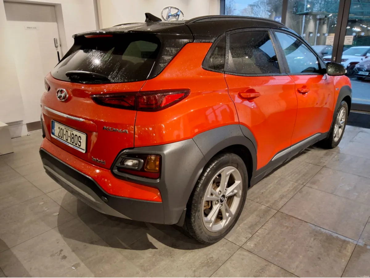 Hyundai KONA HYBRID EXECUTIVE ** VERY LOW KMS ** - Image 2
