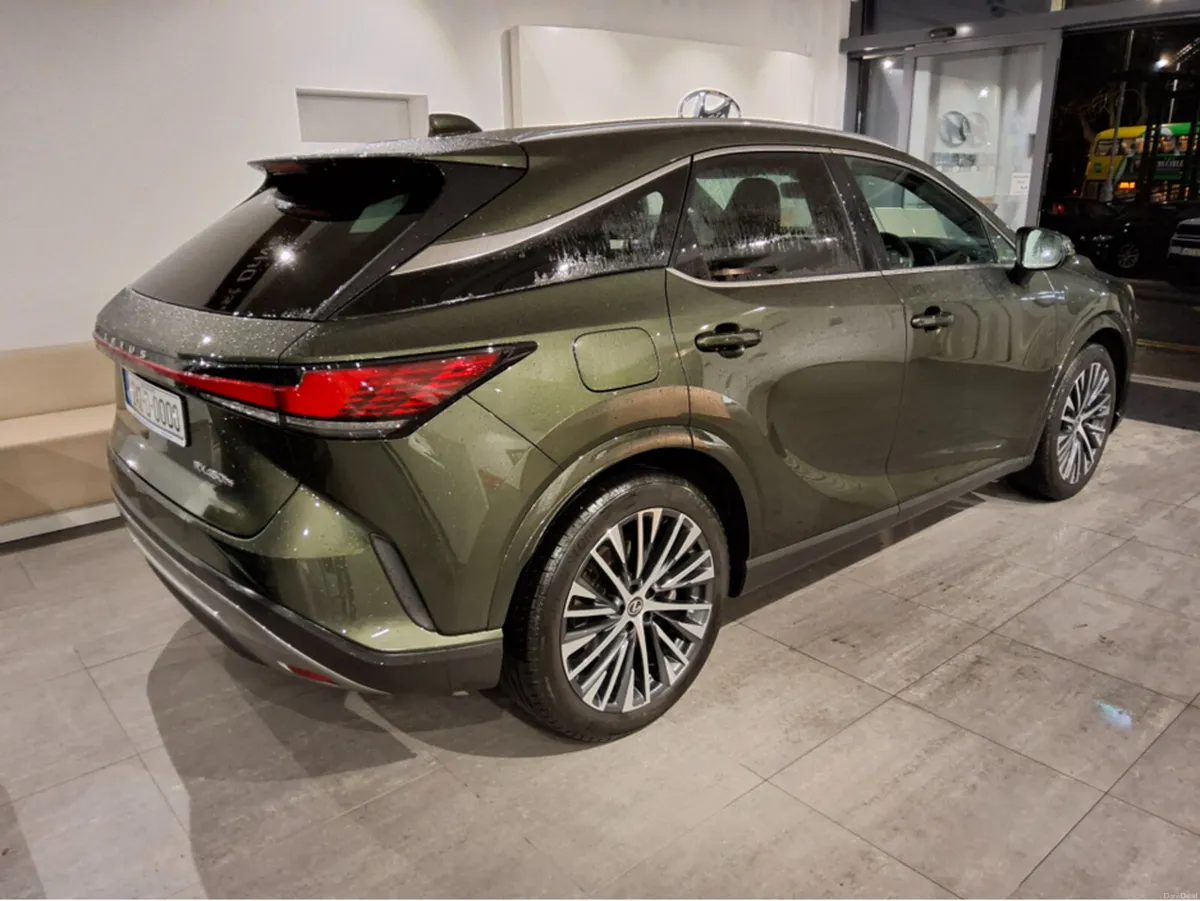 Lexus RX450H+ PREMIUM PLUS PLUG IN HYBRID - Image 2