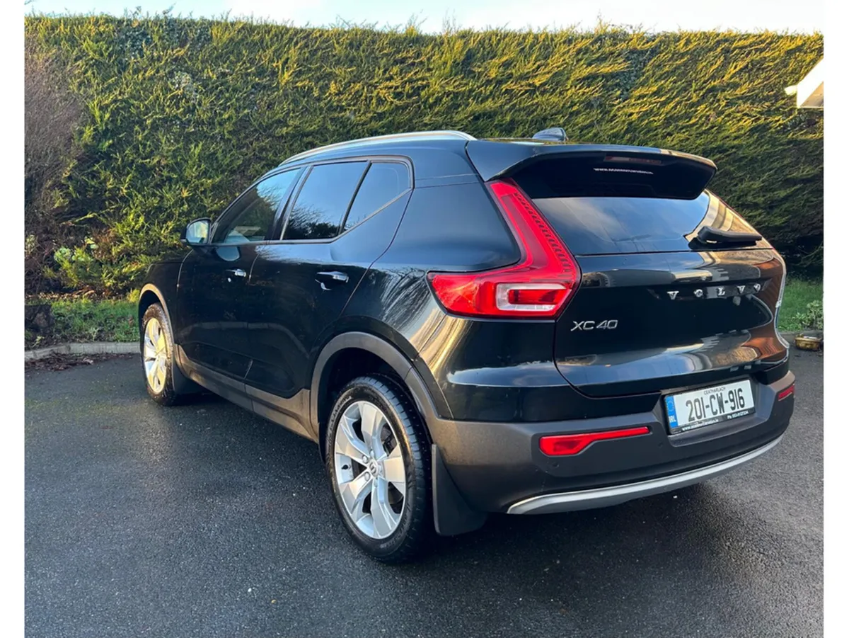 Volvo XC40 D3 MOMENTUM 5DR - Image 4