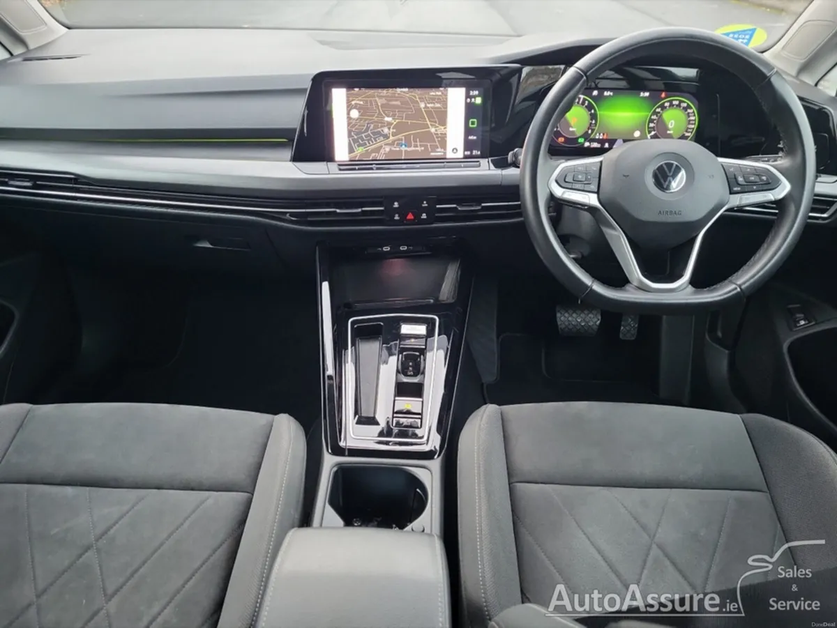 Volkswagen Golf STYLE TSI E-HYBRID DSG *** Full Bo - Image 3