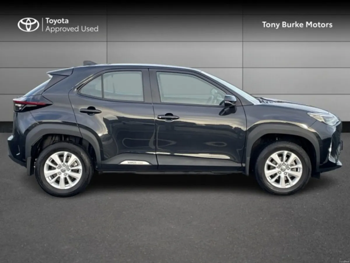 Toyota Yaris Cross - Save EUR 3,100 - Luna - 1.5 H - Image 3