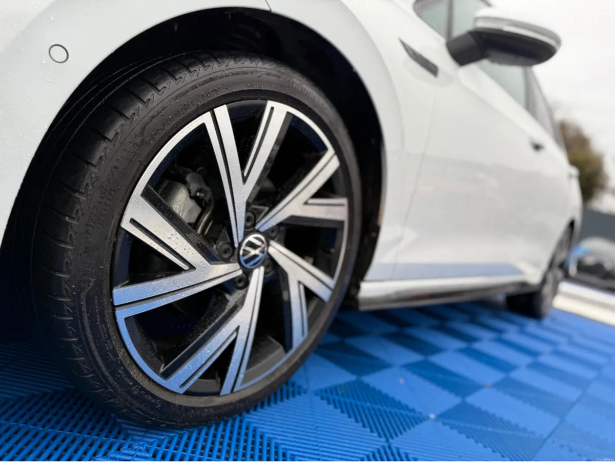 Volkswagen Golf R-LINE - 2.0L DIESEL - AUTO - 12M - Image 3