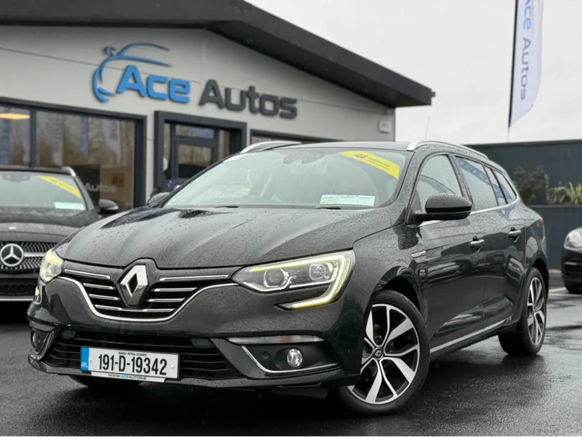 Renault Megane ICONIC SPORT TOURER - 1.3 PETROL - - Image 1