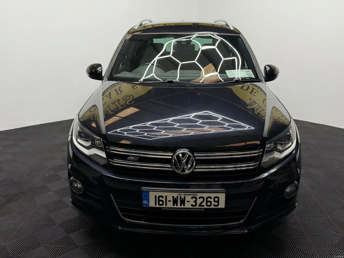 2016 Volkswagen Tiguan R-Line 4x4 only 81km - Image 3