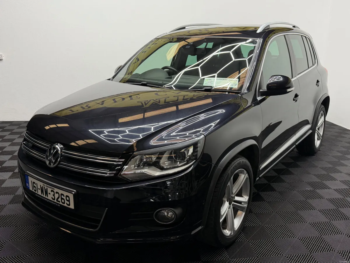 2016 Volkswagen Tiguan R-Line 4x4 only 81km - Image 4