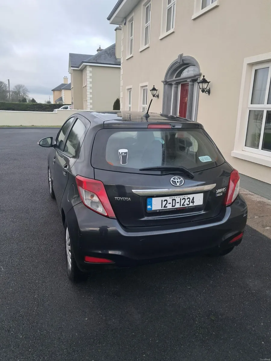Toyota Yaris Luna 2012 - Image 2