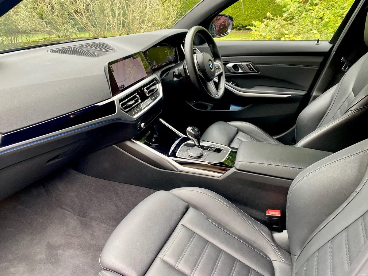 BMW 330e M Sport - Image 4