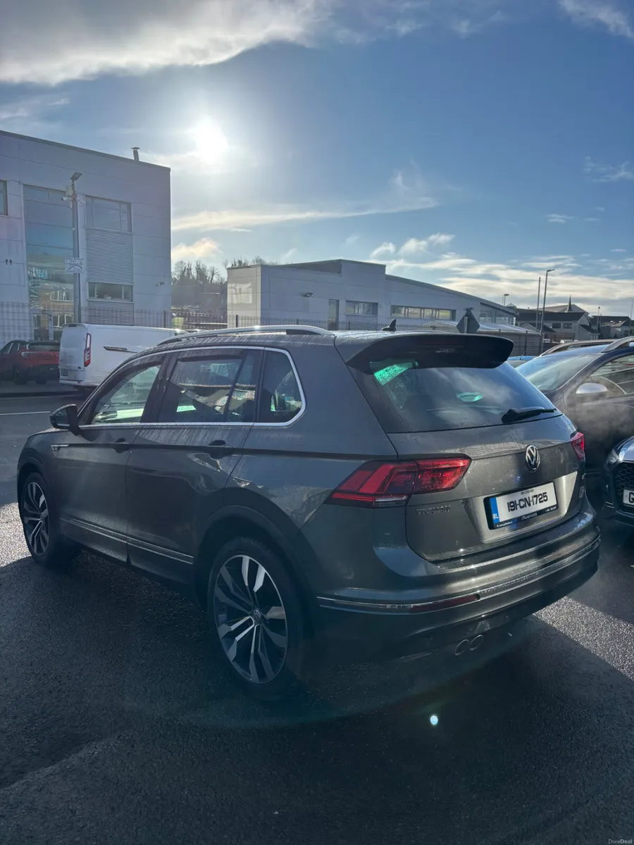 Volkswagen Tiguan 2019  2.0 TDI 150HP 4WD R-Line D - Image 4
