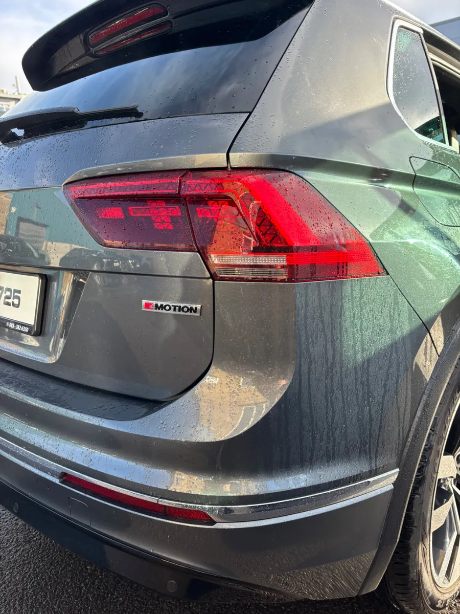 Volkswagen Tiguan 2019  2.0 TDI 150HP 4WD R-Line D - Image 5