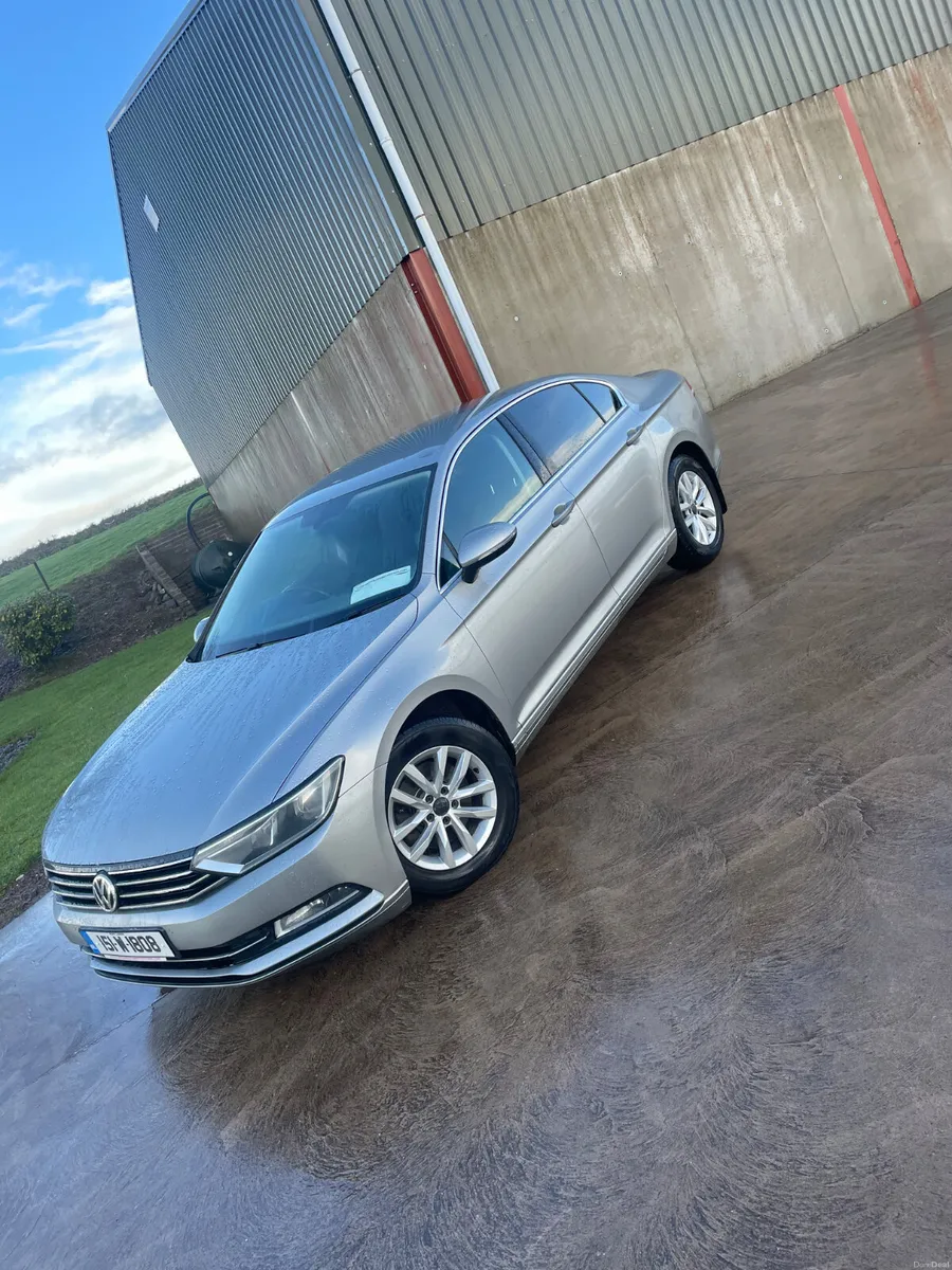 Volkswagen Passat 2015 - Image 1