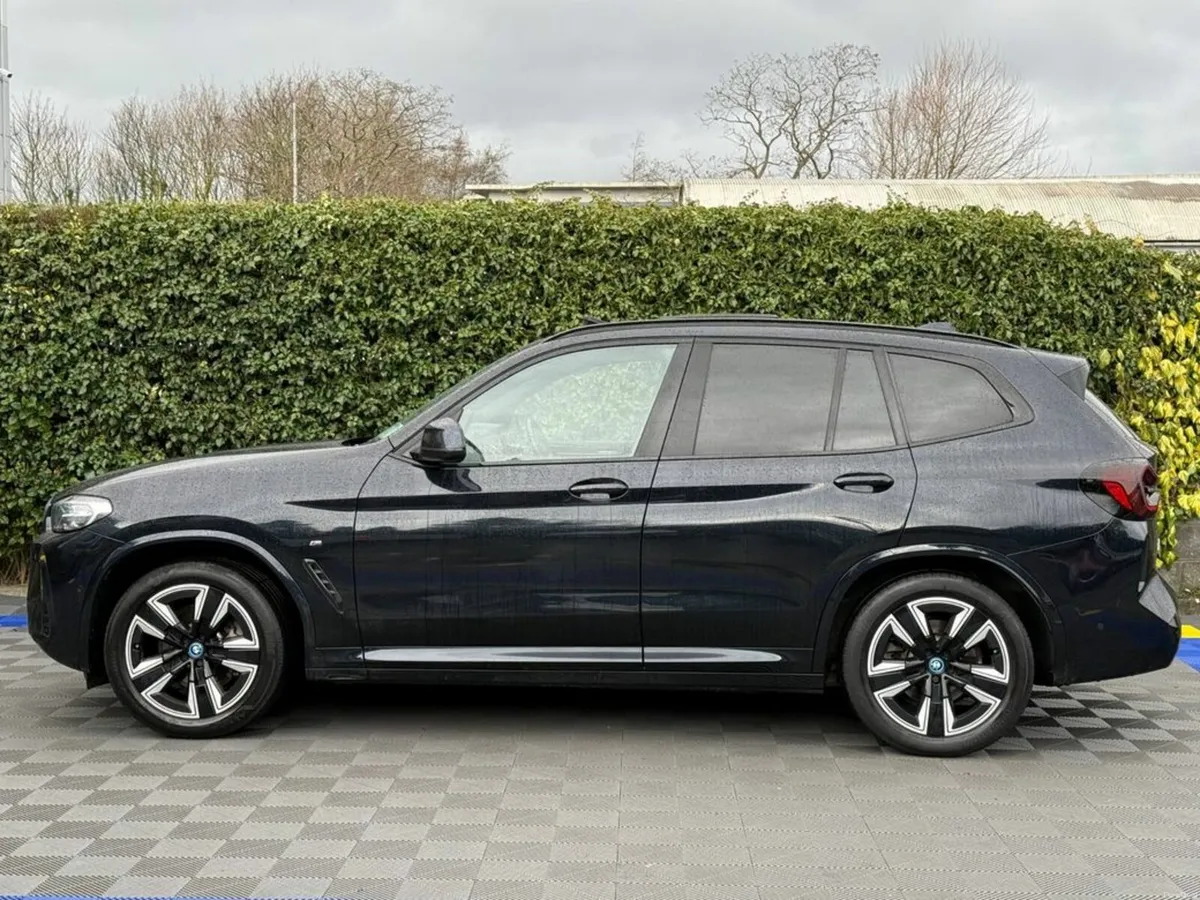 BMW iX3 M-SPORT 80KWH // OPENING PAN ROOF // APPLE - Image 4