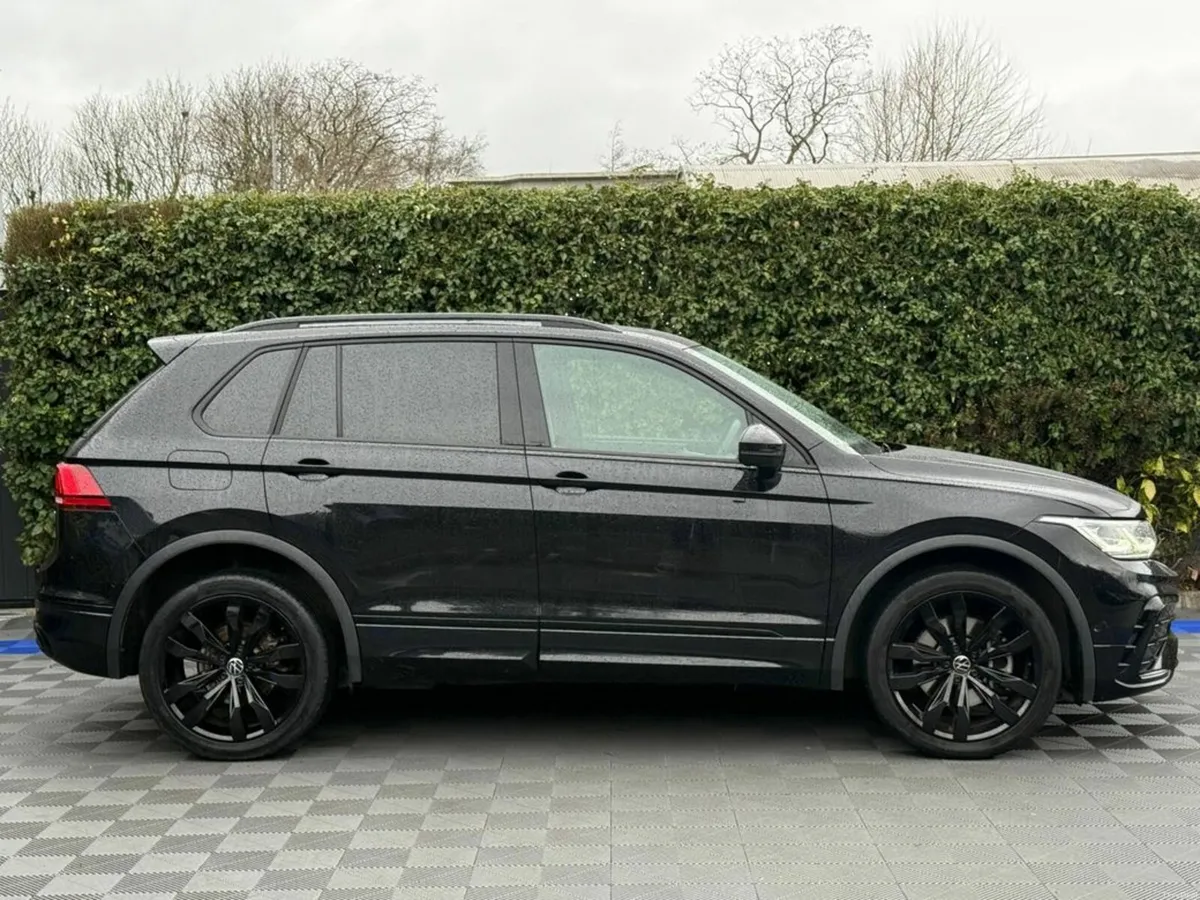 Volkswagen Tiguan R-LINE BLACK EDITION 1.4 HYBRID - Image 3